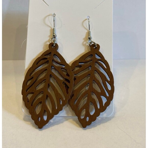 Earrings Wooden Leaf Laser Cut Lightweight Natural Wood Finish Dangle Drop Chic - Picture 1 of 5